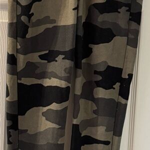 Abercrombie Kids Black and Green Camouflage Joggers